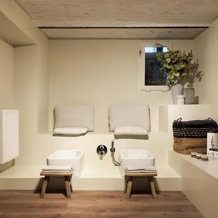 Townhouse & Hotel 4*