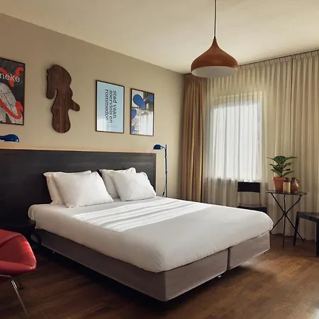 Hotel Townhouse &