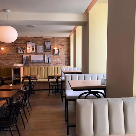 Hotel Townhouse & 4*