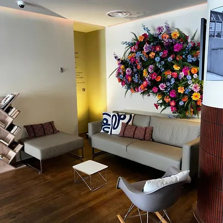 Hotel Townhouse & 4*