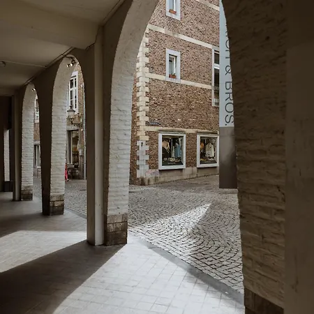 Townhouse & Hotel 4*